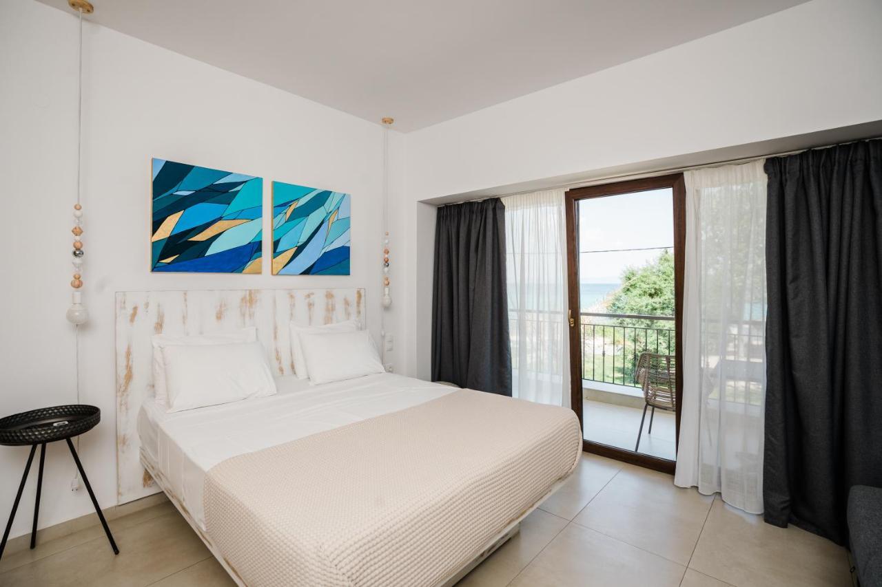 Limna Beach Afytos Ngoại thất bức ảnh